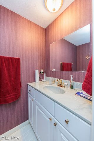 20757 Parkwood Lane, Strongsville, OH 44136