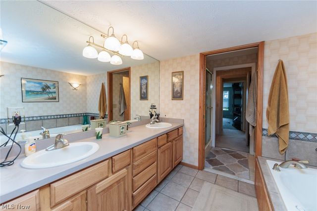 20757 Parkwood Lane, Strongsville, OH 44136