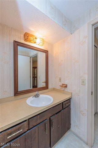 20757 Parkwood Lane, Strongsville, OH 44136