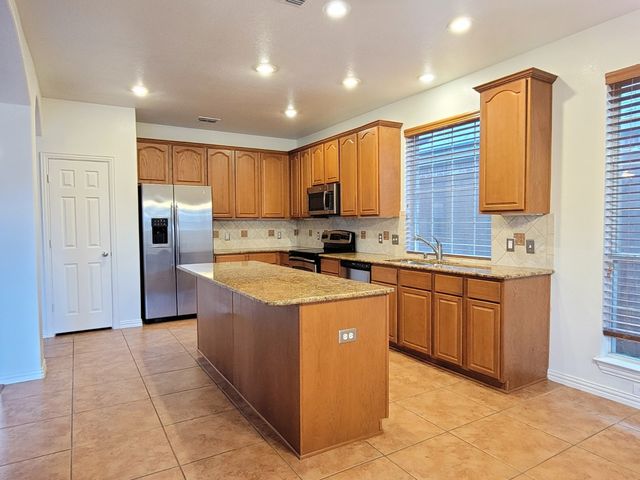 7513 Kallan Drive, Rowlett, TX 75089