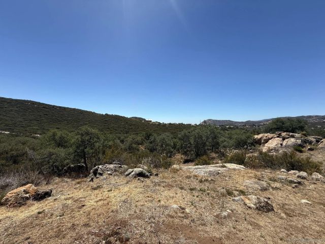 22815 Illahee Dr., Alpine, CA 91901