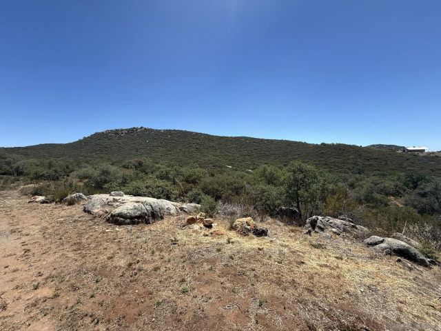 22815 Illahee Dr., Alpine, CA 91901