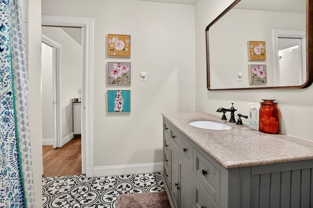 2000 Neely Ave, Midland, TX 79705