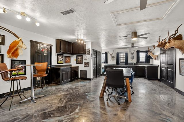 2000 Neely Ave, Midland, TX 79705