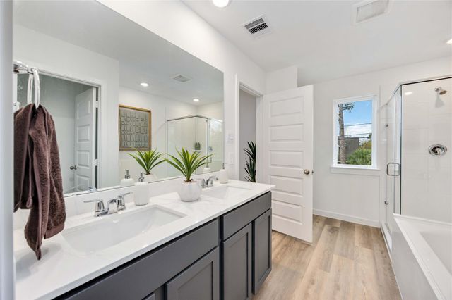 969 Mansfield Street, Houston, TX 77091