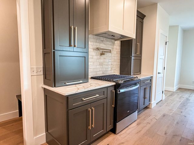 831 Spyglass Hill Drive, Bedford, IN 47421