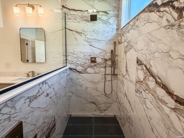 831 Spyglass Hill Drive, Bedford, IN 47421