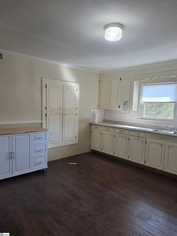 1123 Renno Road, Clinton, SC 29325