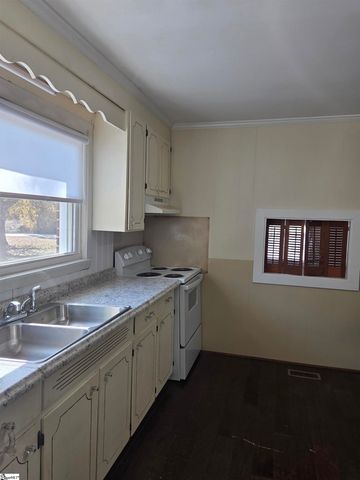 1123 Renno Road, Clinton, SC 29325