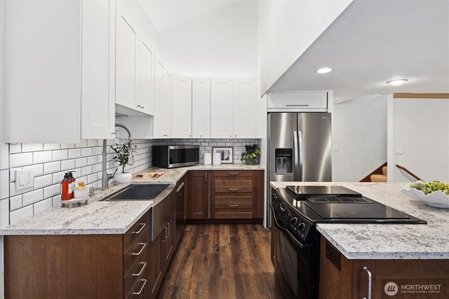 26009 222nd Place SE, Maple Valley, WA 98038