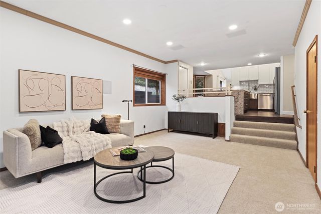 26009 222nd Place SE, Maple Valley, WA 98038