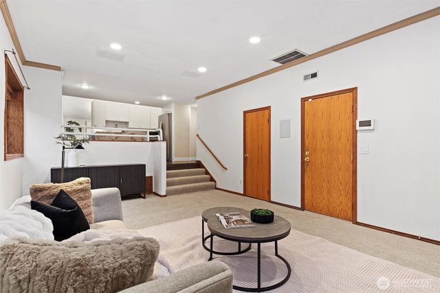 26009 222nd Place SE, Maple Valley, WA 98038