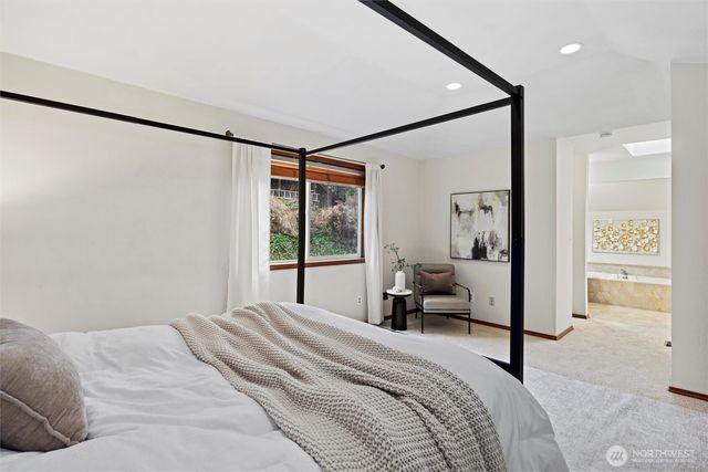 26009 222nd Place SE, Maple Valley, WA 98038