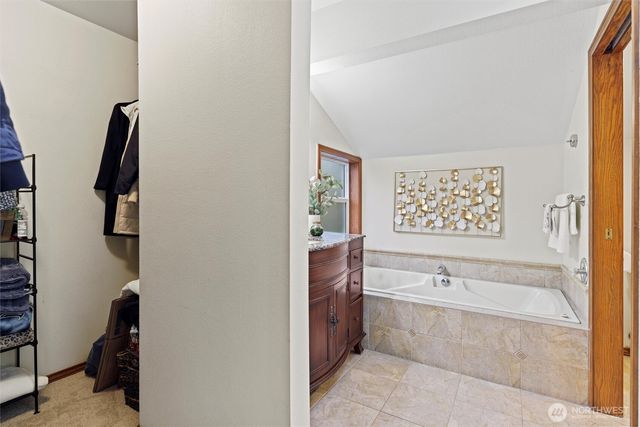 26009 222nd Place SE, Maple Valley, WA 98038