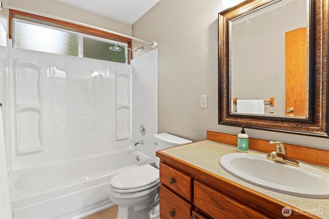 26009 222nd Place SE, Maple Valley, WA 98038