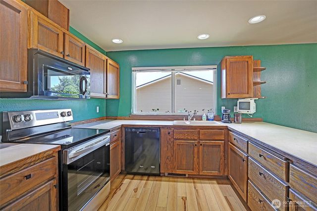 283 Meadow Drive, Camano Island, WA 98282