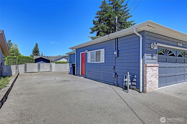 283 Meadow Drive, Camano Island, WA 98282