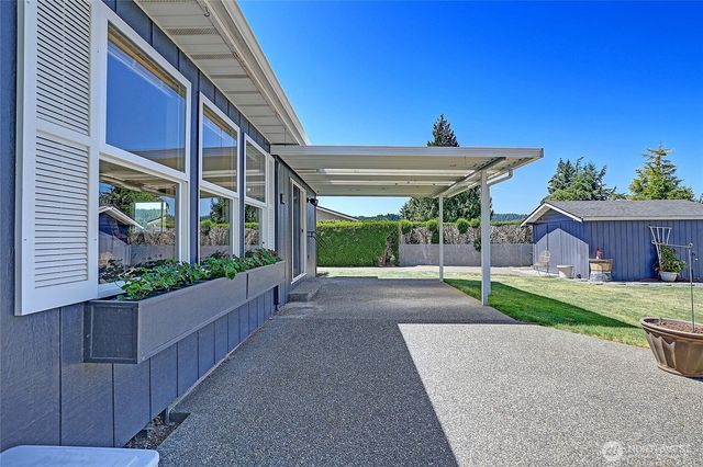 283 Meadow Drive, Camano Island, WA 98282