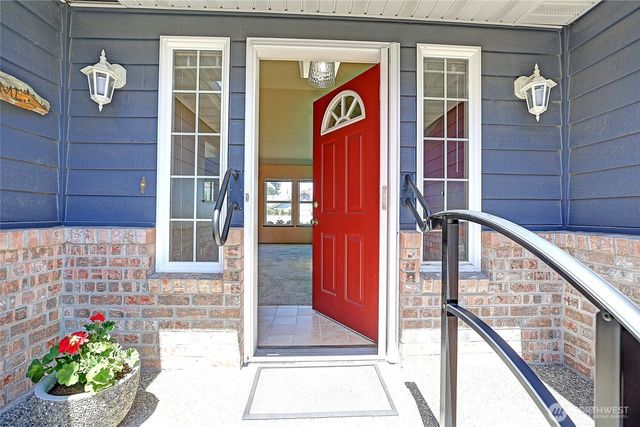 283 Meadow Drive, Camano Island, WA 98282