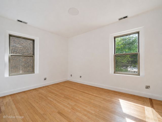 136 Clyde Avenue 2S, Evanston, IL 60202