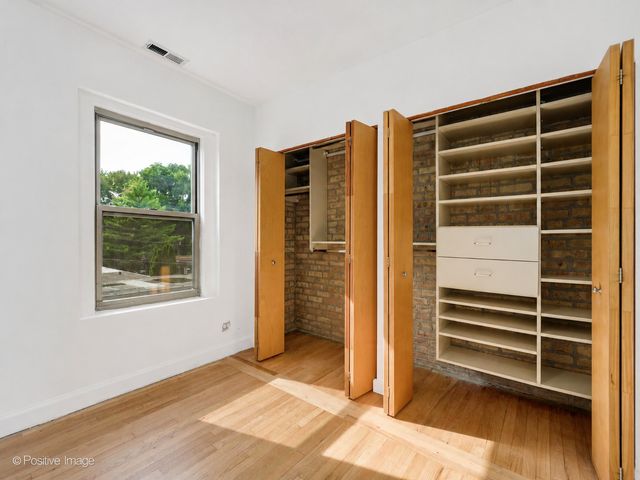 136 Clyde Avenue 2S, Evanston, IL 60202