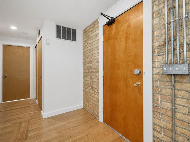 136 Clyde Avenue 2S, Evanston, IL 60202
