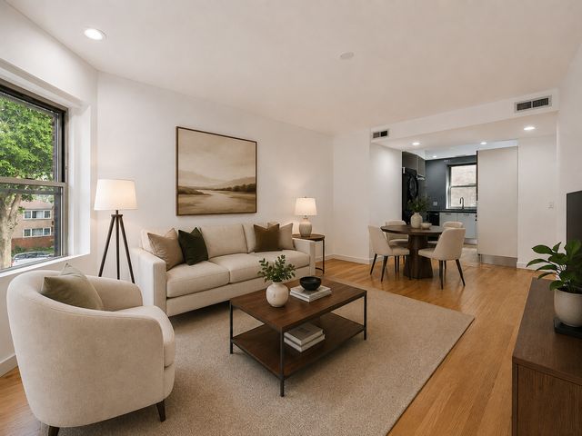 136 Clyde Avenue 2S, Evanston, IL 60202