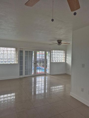 4320 SW 98th Ct, Miami, FL 33165