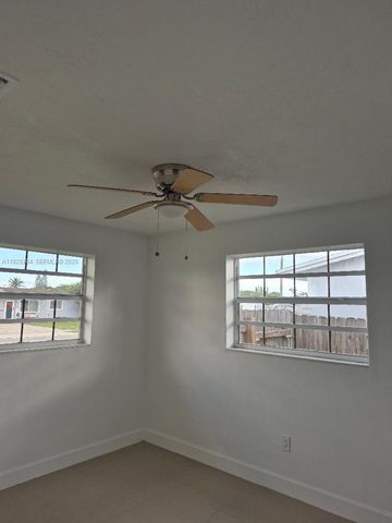 4320 SW 98th Ct, Miami, FL 33165