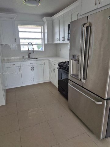 4320 SW 98th Ct, Miami, FL 33165