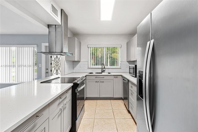 204 NW 1st St 204, Boynton Beach, FL 33435