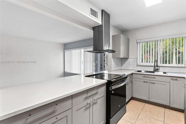 204 NW 1st St 204, Boynton Beach, FL 33435