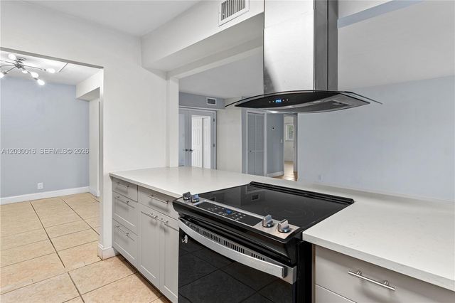 204 NW 1st St 204, Boynton Beach, FL 33435