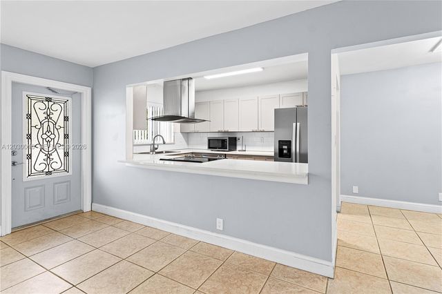 204 NW 1st St 204, Boynton Beach, FL 33435