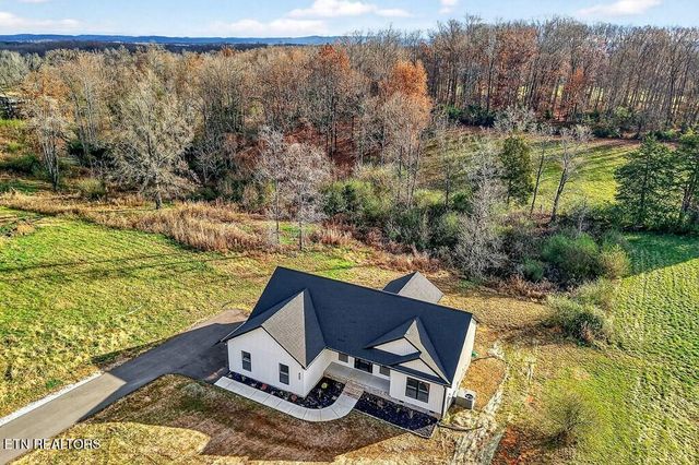 486 Pistole Rd, Sparta, TN 38583