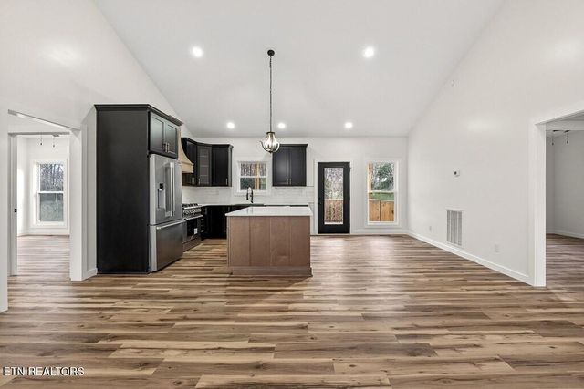 486 Pistole Rd, Sparta, TN 38583