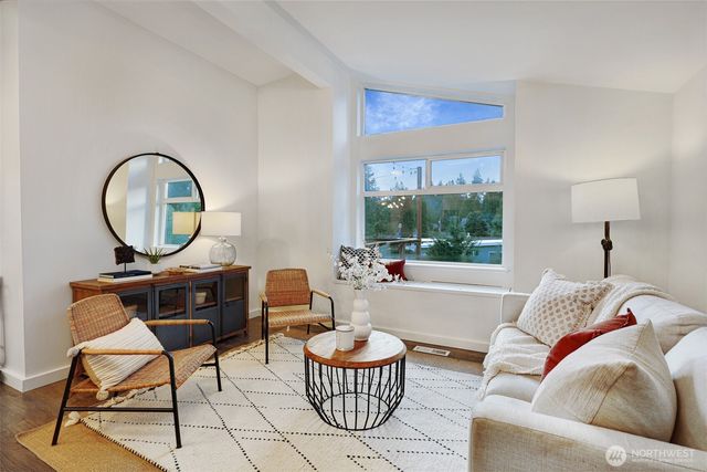 17035 12th Avenue NE, Shoreline, WA 98155