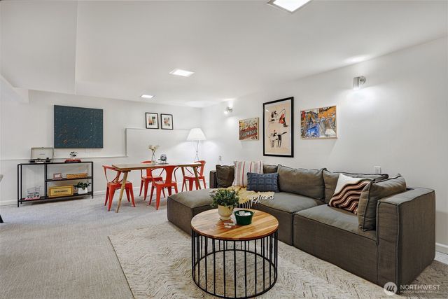 17035 12th Avenue NE, Shoreline, WA 98155