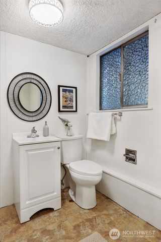 17035 12th Avenue NE, Shoreline, WA 98155