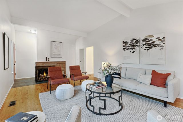 17035 12th Avenue NE, Shoreline, WA 98155