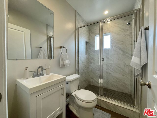 2012 S Holt Avenue, Los Angeles, CA 90034