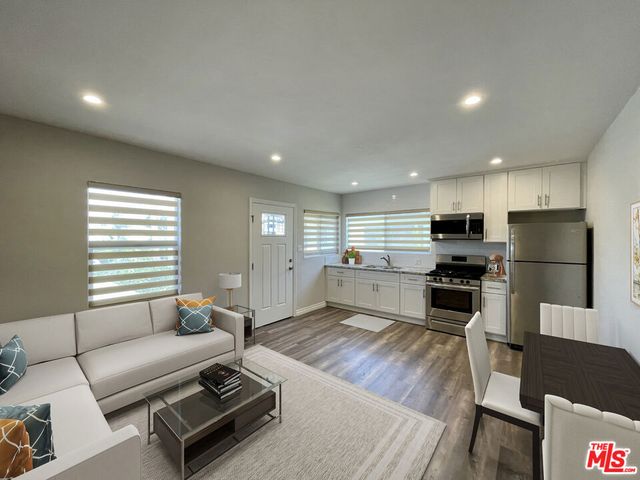 2012 S Holt Avenue, Los Angeles, CA 90034