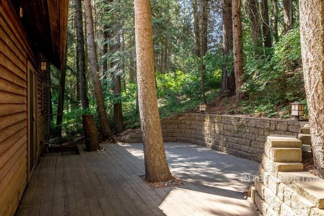 1026 Showalter Rd, Moscow, ID 83843