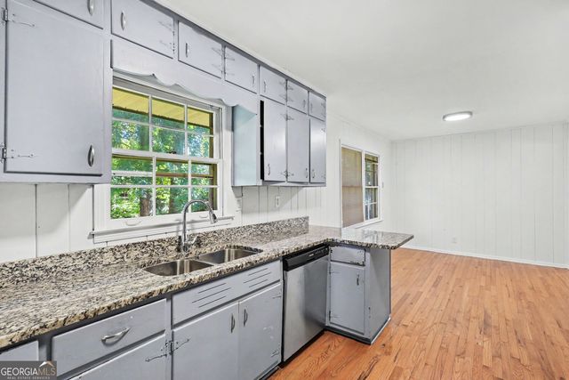 6663 Peacock Boulevard, Morrow, GA 30260