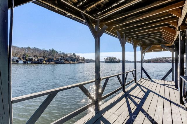 254 N Shoreline Drive, New London, NC 28127