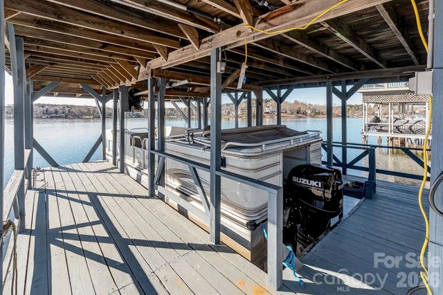 254 N Shoreline Drive, New London, NC 28127