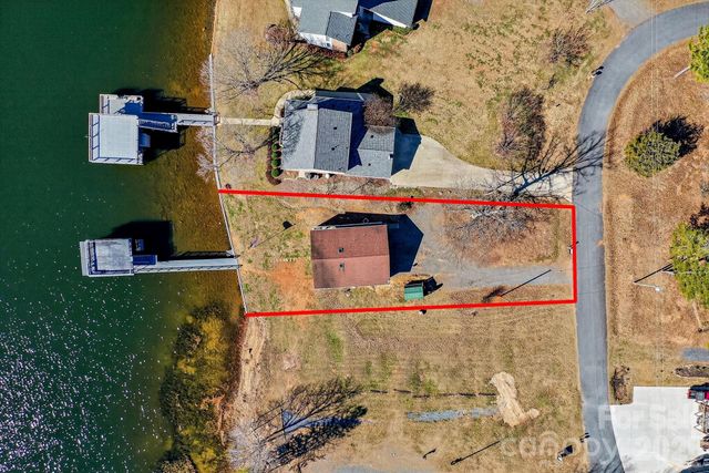 254 N Shoreline Drive, New London, NC 28127