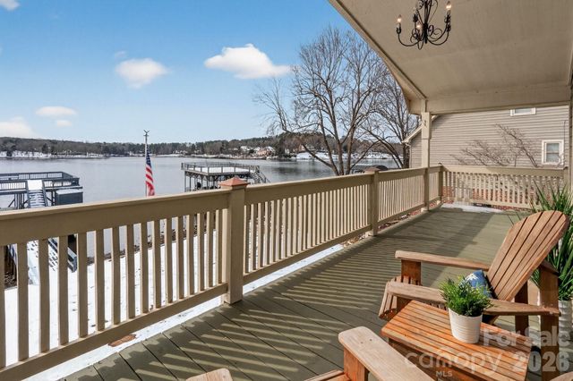 254 N Shoreline Drive, New London, NC 28127