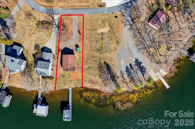 254 N Shoreline Drive, New London, NC 28127