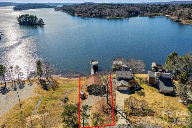 254 N Shoreline Drive, New London, NC 28127